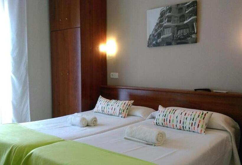 スタンダードルーム, Hostal Termes