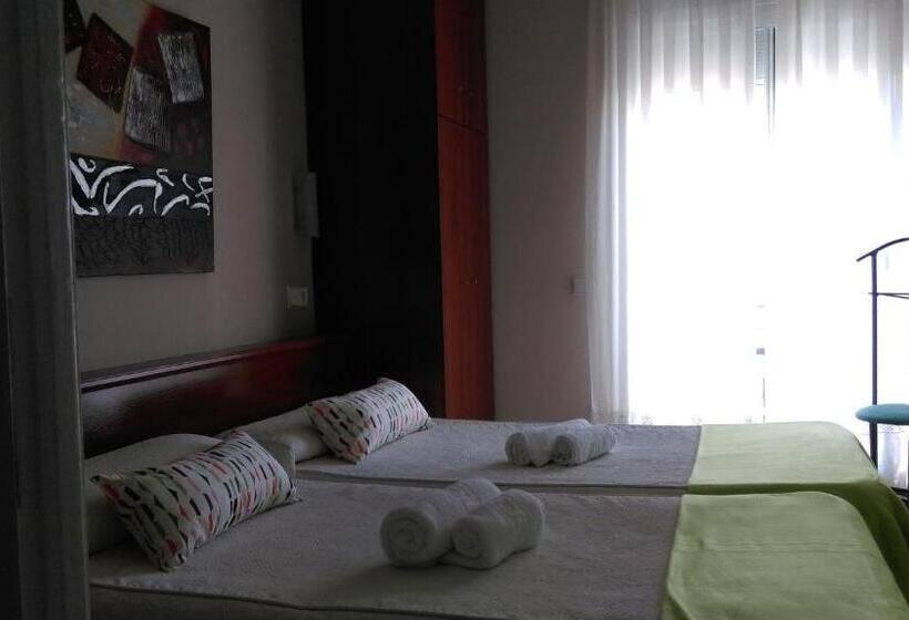 スタンダードルーム, Hostal Termes