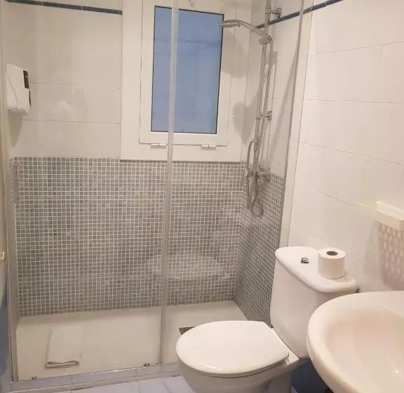 Camera Economy, Hostal Termes