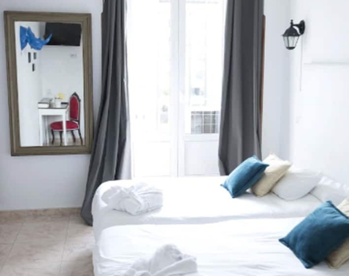 اتاق سوپریور, Vázquez De Mella Gran Vía