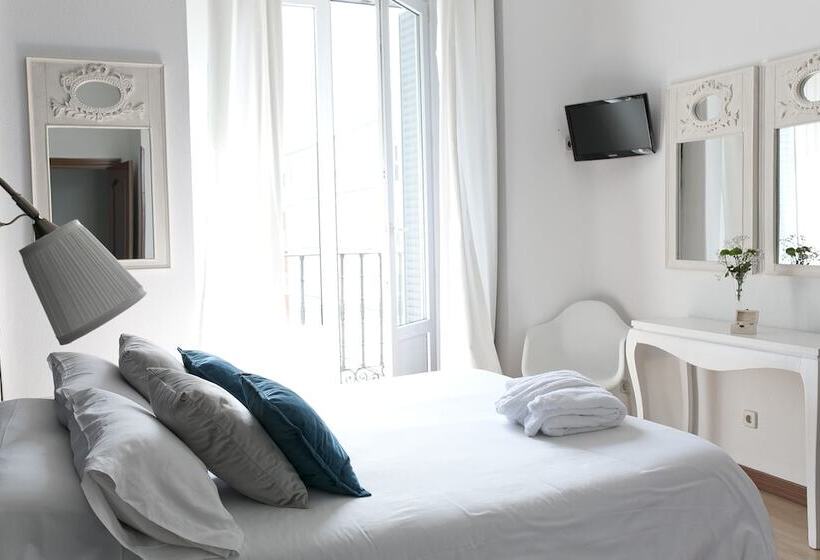 اتاق سوپریور, Vázquez De Mella Gran Vía