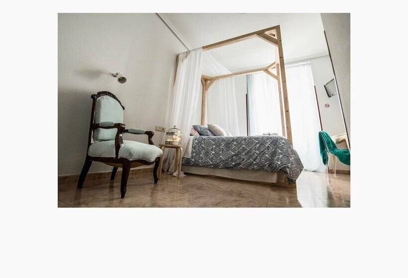 Habitación Superior, Vázquez De Mella Gran Vía