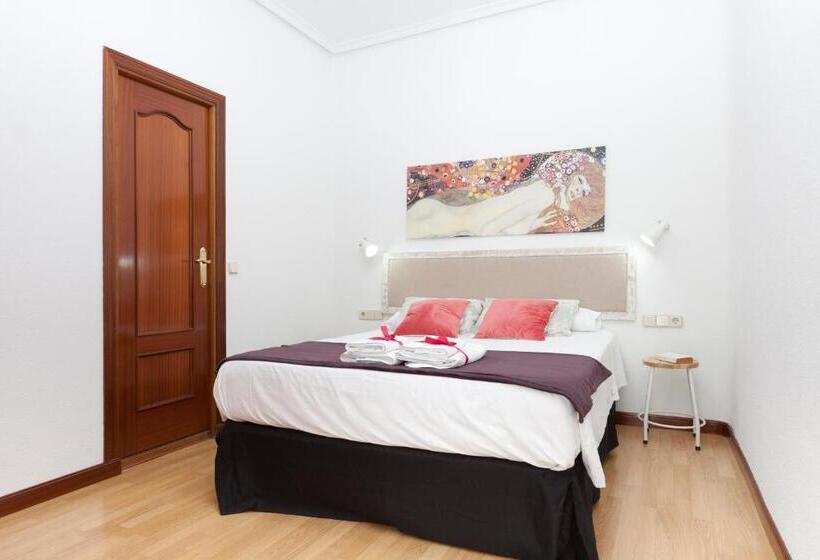 Habitación Cuádruple Estándar, Vázquez De Mella Gran Vía