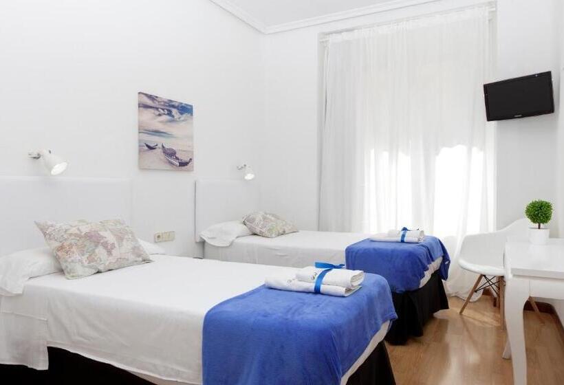 اتاق استاندارد چهار تخته, Vázquez De Mella Gran Vía