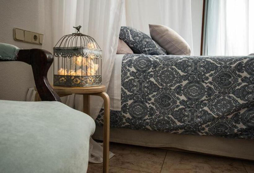 اتاق سوپریور, Vázquez De Mella Gran Vía