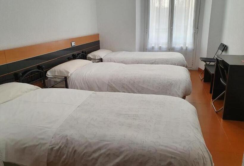 اتاق استاندارد سه نفره, Hostal Zamorán  Madrid Centro Gran Vía Sol