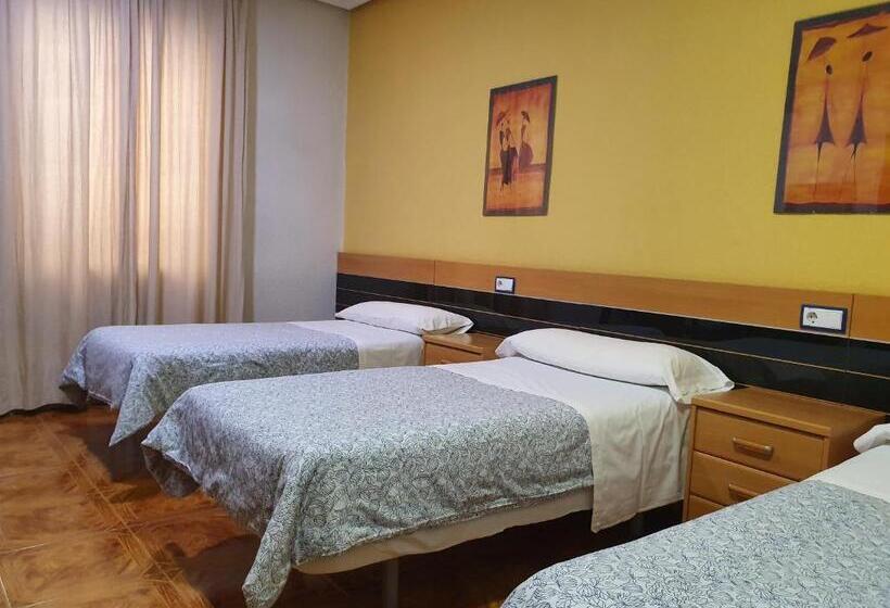 اتاق استاندارد سه نفره, Hostal Zamorán  Madrid Centro Gran Vía Sol