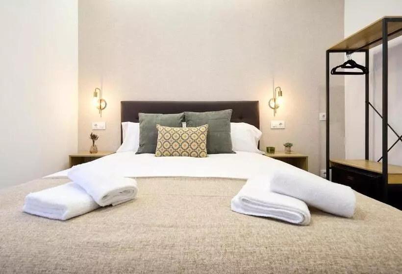 اتاق لوکس با بالکن, Hostal Zamorán  Madrid Centro Gran Vía Sol