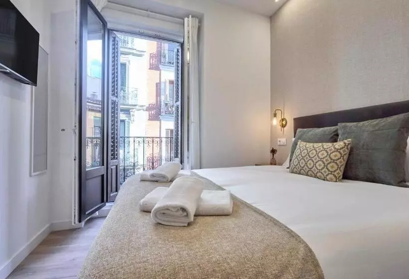اتاق لوکس با بالکن, Hostal Zamorán  Madrid Centro Gran Vía Sol