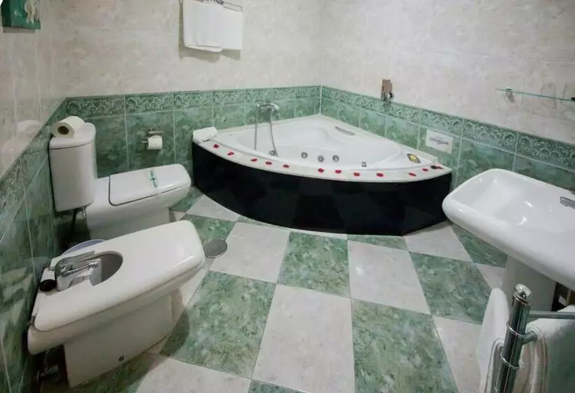 Chambre Supérieure avec Hydromassage, Agur