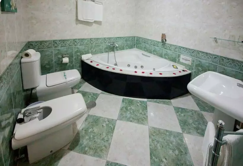 Chambre Supérieure avec Hydromassage, Agur