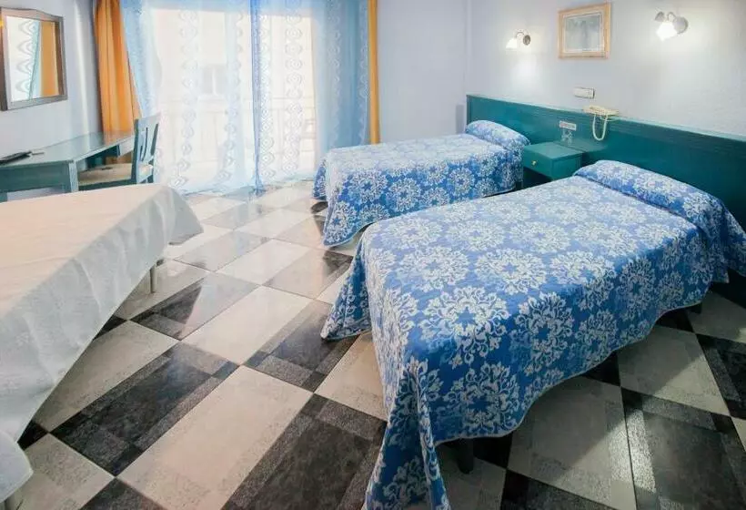 Chambre Triple Standard, Agur