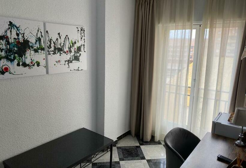 高级大房间, Agur