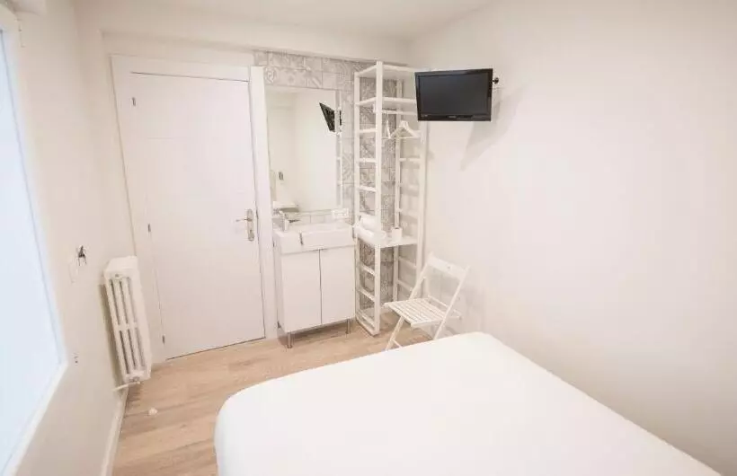 バスルーム共有のシングルスタンダード, Happy Hostal Carrales