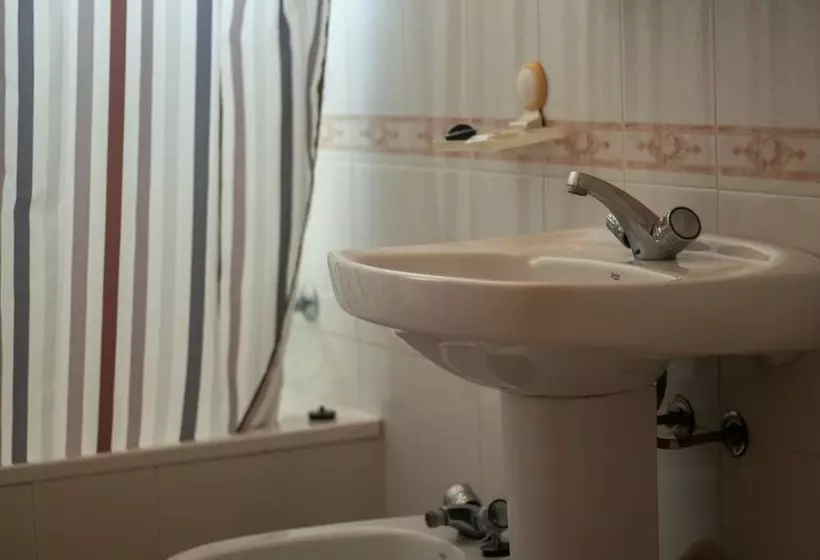 Quarto Basic, Hostal Esperanza