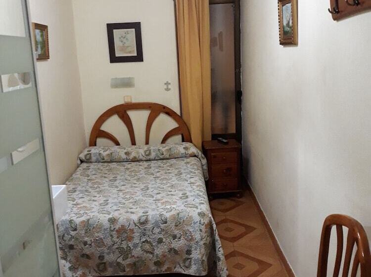 اتاق استاندارد یک نفره, Hostal Fuentesol