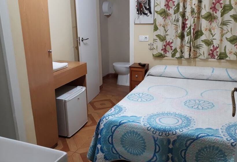 اتاق استاندارد یک نفره, Hostal Fuentesol