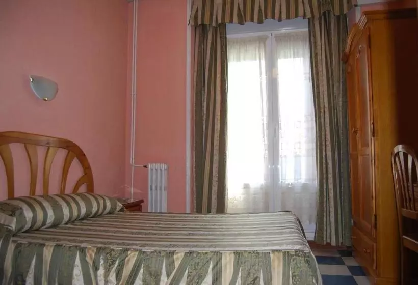 スタンダードルーム, Hostal La Perla Asturiana