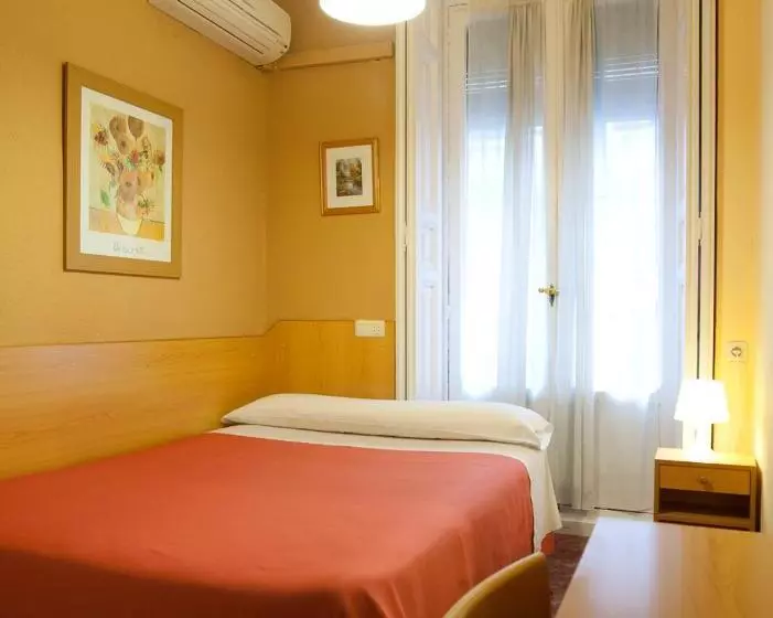 اتاق استاندارد یک نفره, Hostal Prim