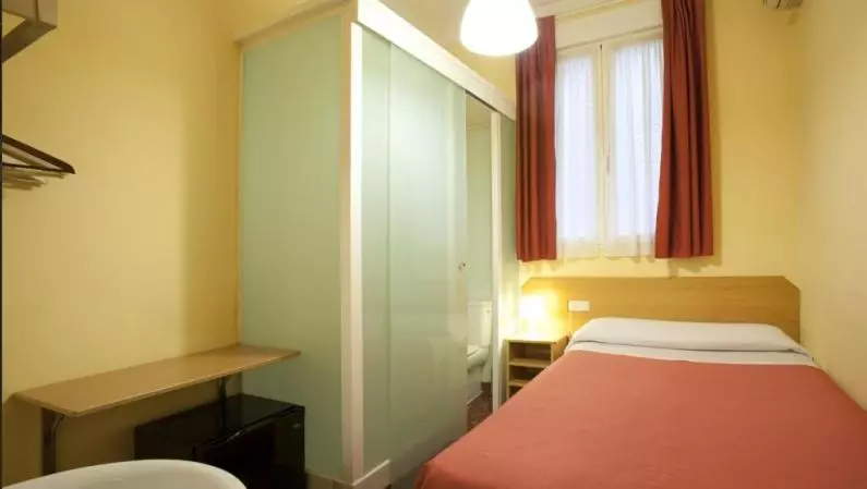 اتاق استاندارد یک نفره, Hostal Prim