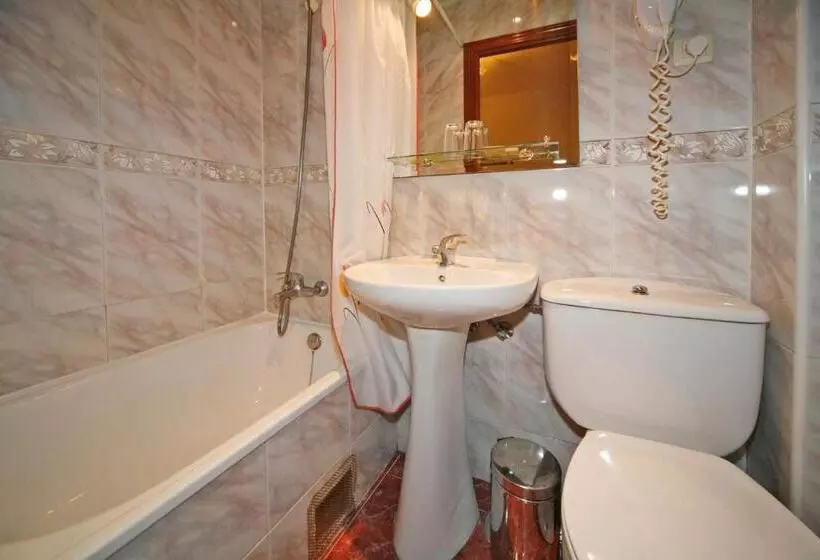 اتاق استاندارد یک نفره, Hostal Prim