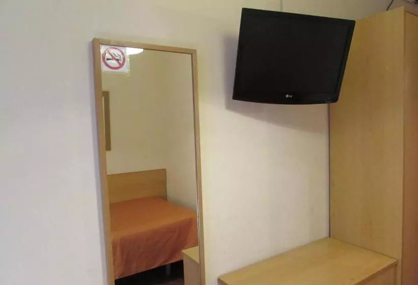 اتاق استاندارد یک نفره, Hostal Prim
