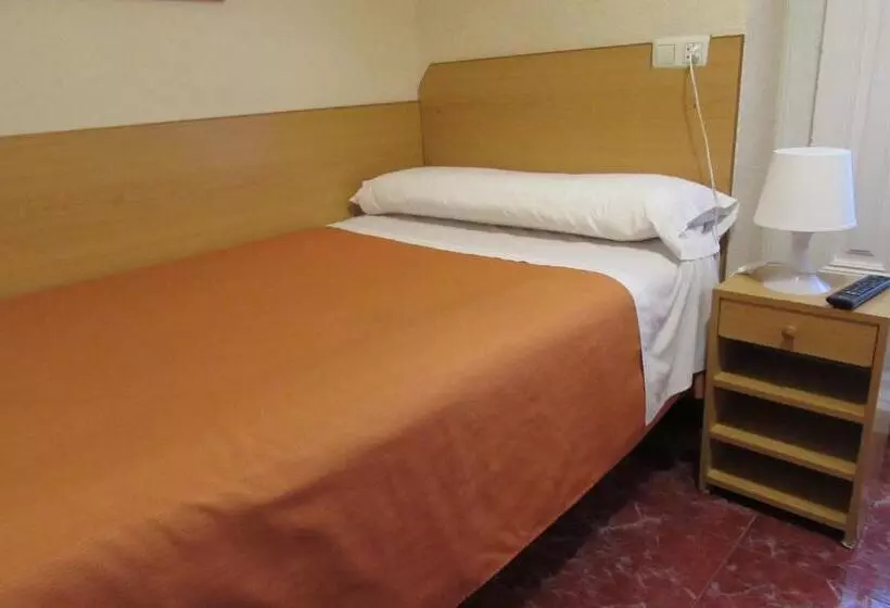 اتاق استاندارد یک نفره, Hostal Prim