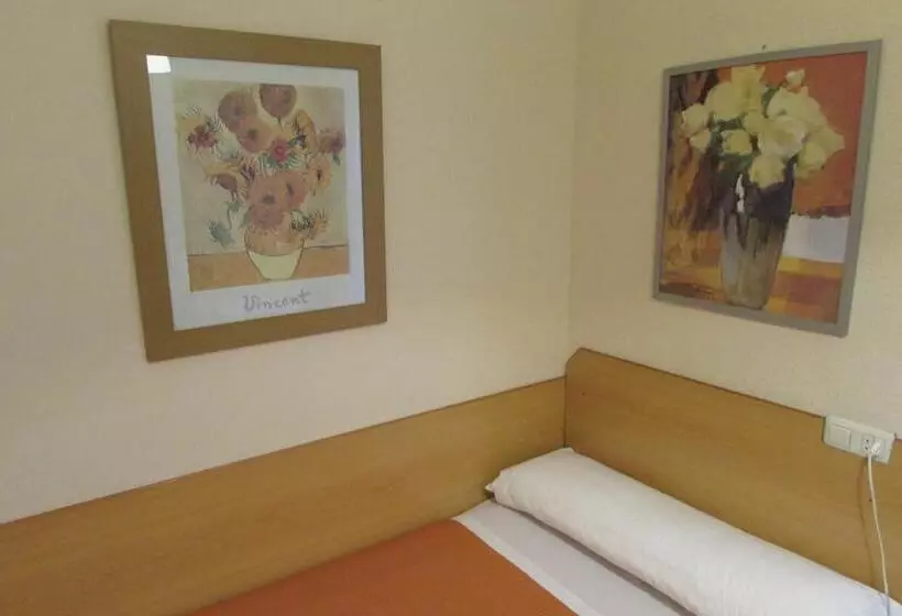 اتاق استاندارد یک نفره, Hostal Prim