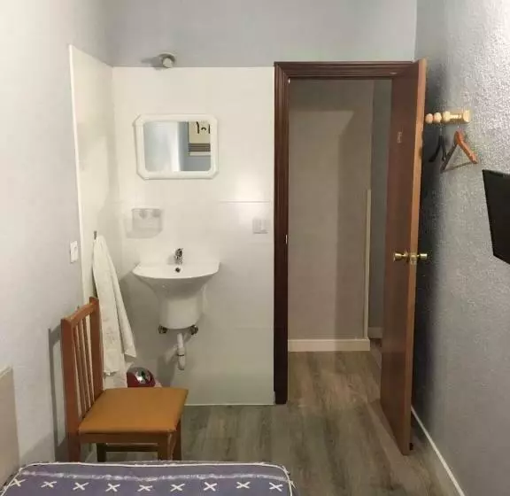 Standard Yhden Hengen Huone Jaettu Kylpyhuone, Hostal Rosales