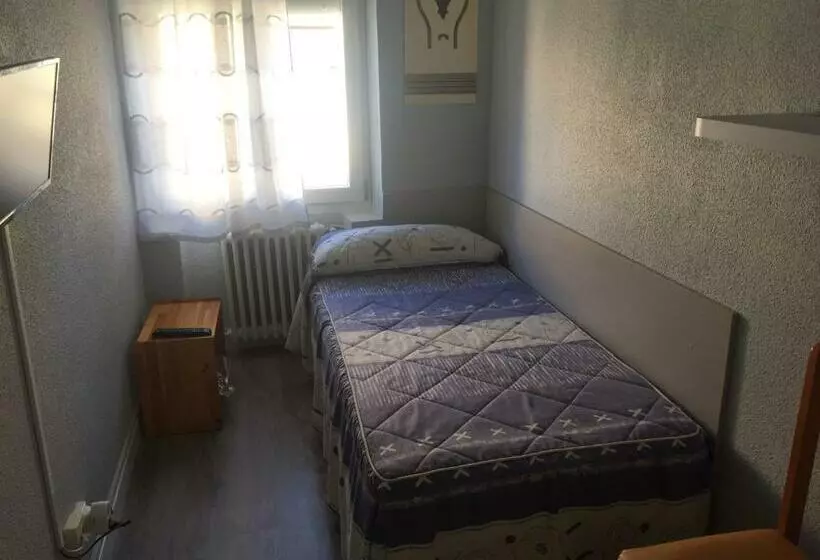 Standard Yhden Hengen Huone Jaettu Kylpyhuone, Hostal Rosales