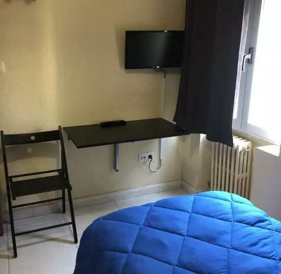 Standard Yhden Hengen Huone Jaettu Kylpyhuone, Hostal Rosales