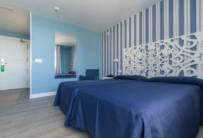 标准间带游泳池, La Barracuda