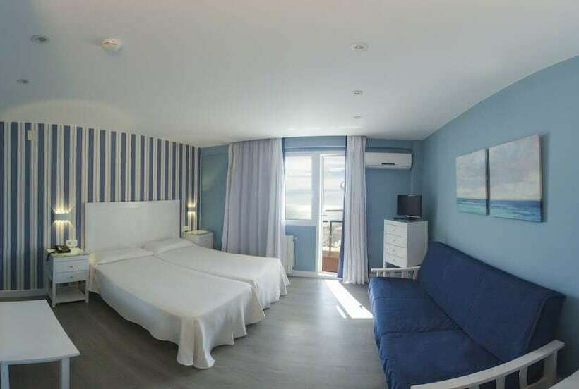 标准间带游泳池, La Barracuda