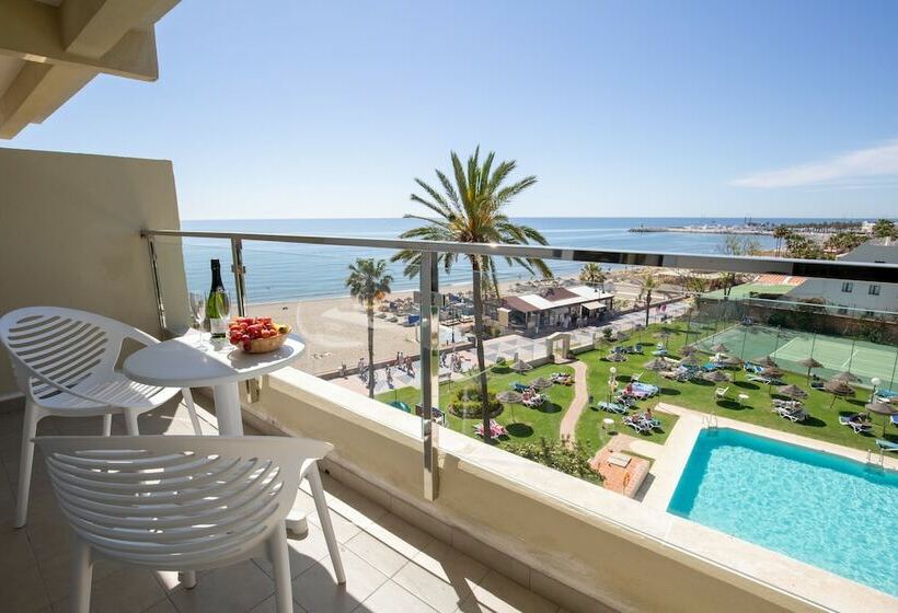 可看到泳池的单人间, La Barracuda