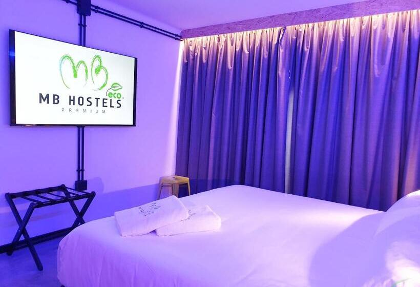 חדר דלוקס עם מרפסת נוף לים, Mb Hostels Premium Eco  Adults Recommended