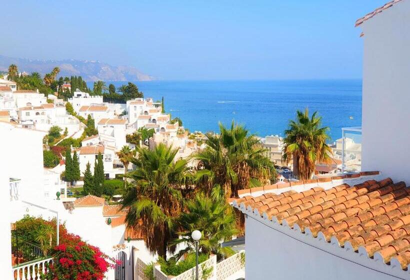 חדר סטנדרט נוף לים עם מרפסת, Mb Hostels Premium Eco  Adults Recommended