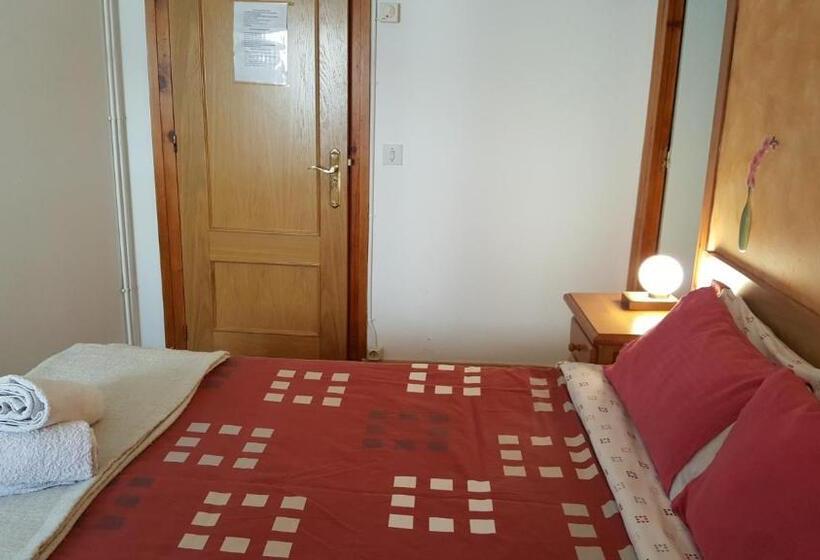 Номер Стандарт, Hostal La Cuineta De Cal Triuet