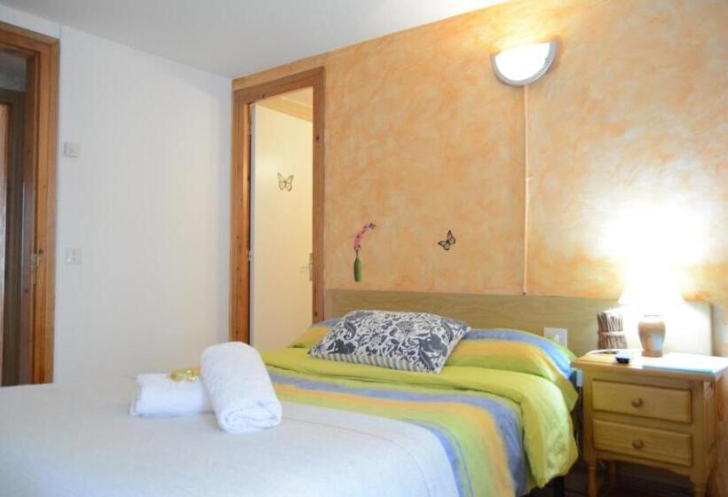 スタンダードルーム, Hostal La Cuineta De Cal Triuet