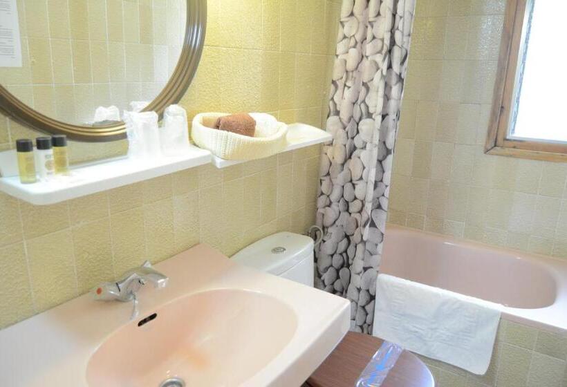 חדר סטנדרט לשלושה, Hostal La Cuineta De Cal Triuet