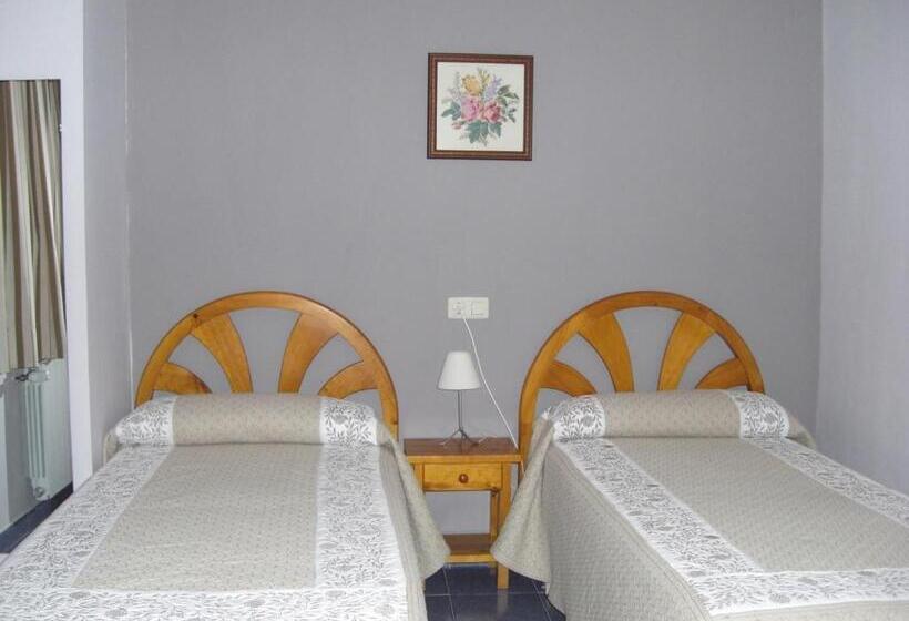 Номер Стандарт, Hostal Casa Lacreu