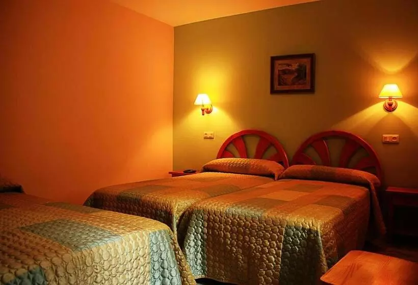 Standard Kolmen Hengen Huone, Hostal Casa Lacreu