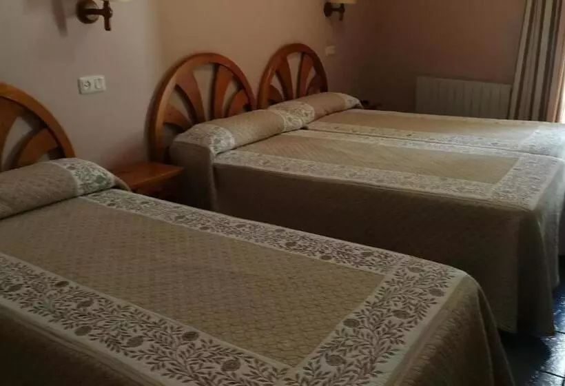 Standard Kolmen Hengen Huone, Hostal Casa Lacreu