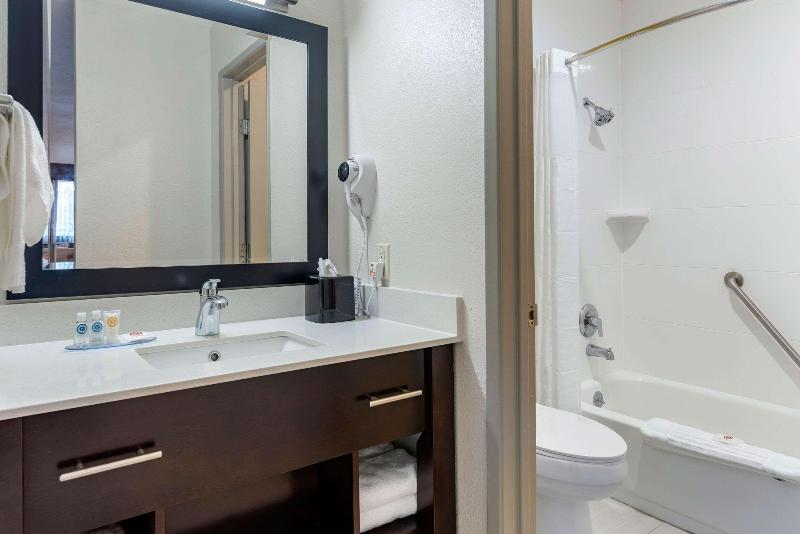 חדר משפחתי, Alda Ciudad De Soria