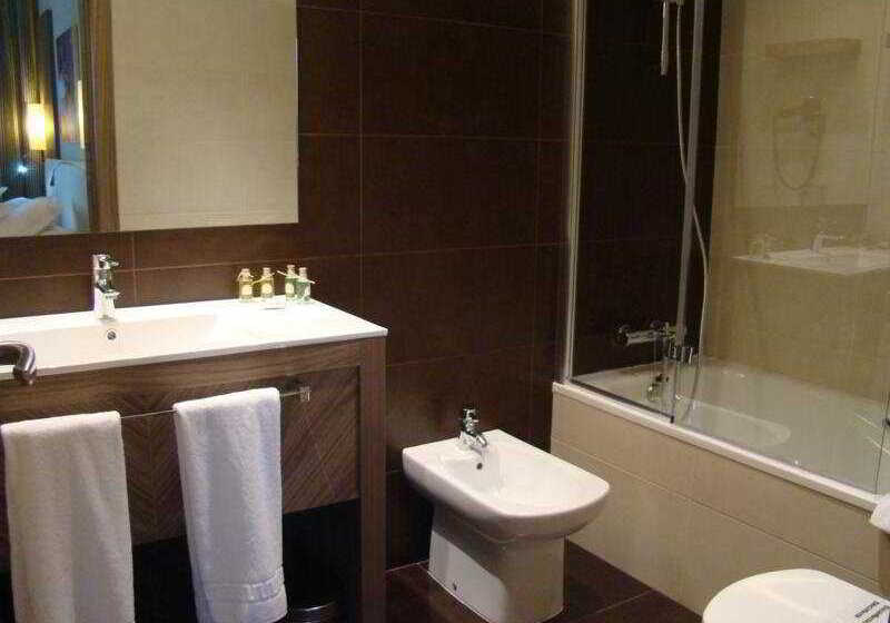 غرفة قياسية, Aroi Ponferrada