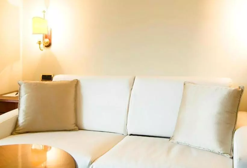 اتاق کلاسیک, Campoamor