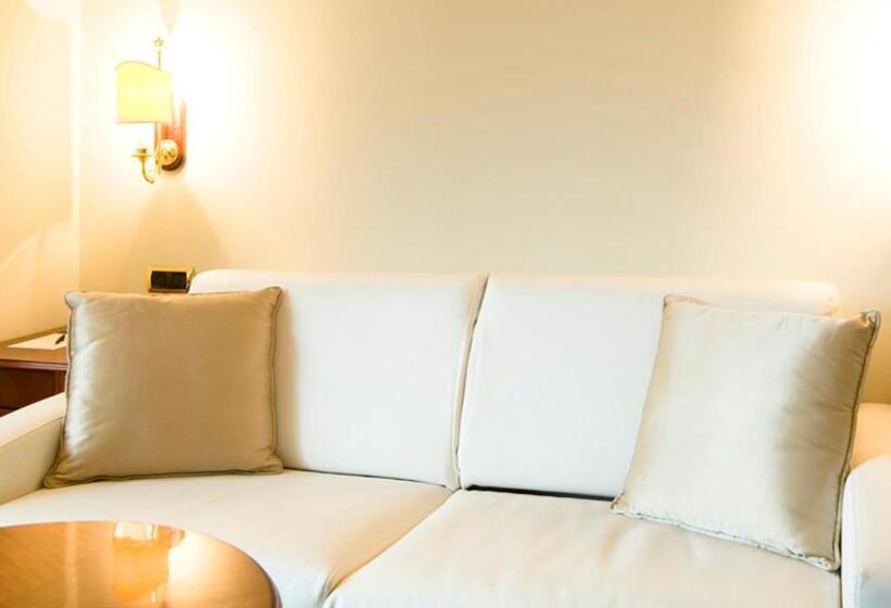 اتاق خانوادگی, Campoamor