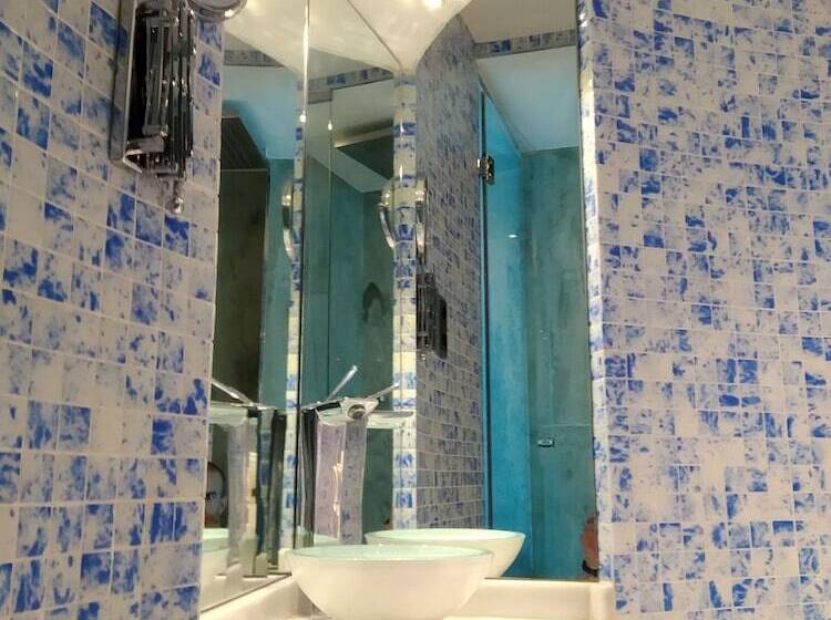 اتاق اجرایی, Campoamor