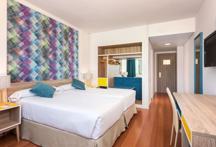 غرفة قياسية مزوَّدة بشُرفة, Guadalajara & Conference Center Affiliated by Melia