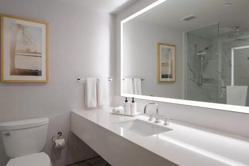 キングサイズベッドのスタンダードルーム, Guadalajara & Conference Center Affiliated by Melia