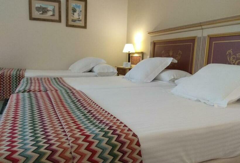 ファミリールーム, Alcazar De La Reina